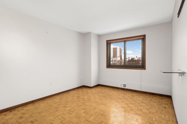 400 Groveland Avenue 413, Minneapolis, MN 55403