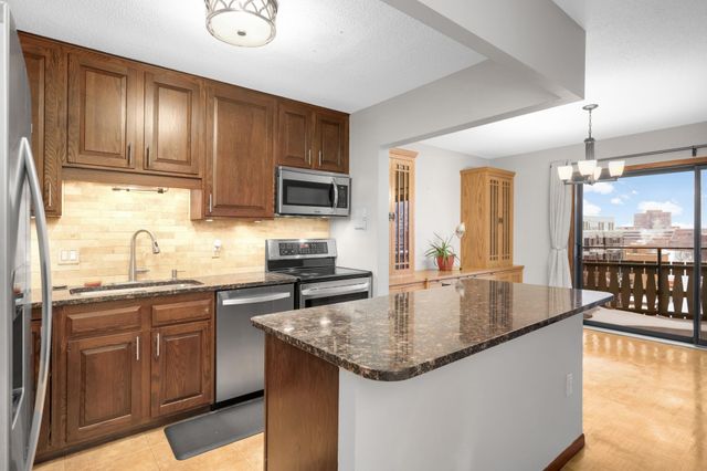 400 Groveland Avenue 413, Minneapolis, MN 55403