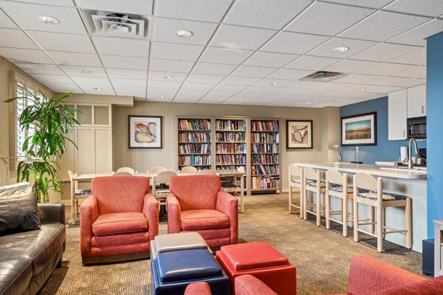 400 Groveland Avenue 413, Minneapolis, MN 55403