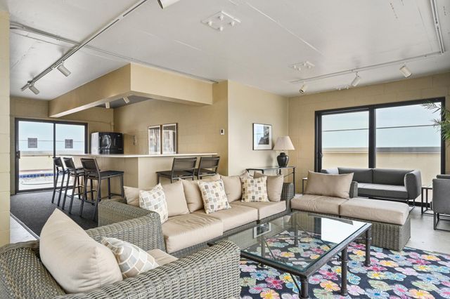 400 Groveland Avenue 413, Minneapolis, MN 55403