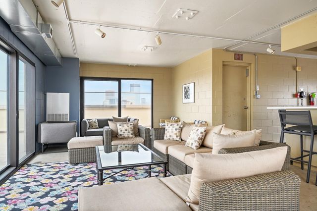 400 Groveland Avenue 413, Minneapolis, MN 55403