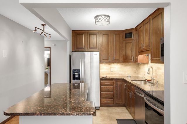 400 Groveland Avenue 413, Minneapolis, MN 55403