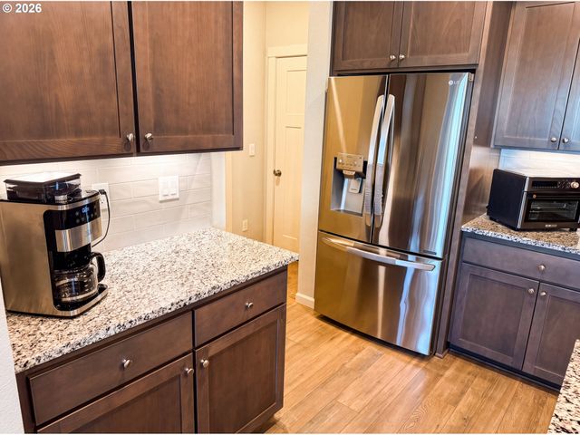 7275 Se BRISTLETAIL Ln, Hillsboro, OR 97129