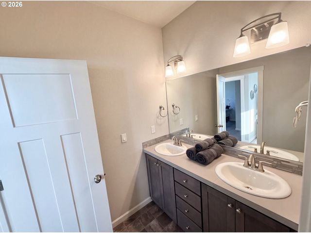 7275 Se BRISTLETAIL Ln, Hillsboro, OR 97129