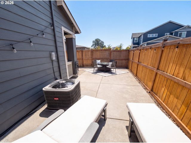 7275 Se BRISTLETAIL Ln, Hillsboro, OR 97129