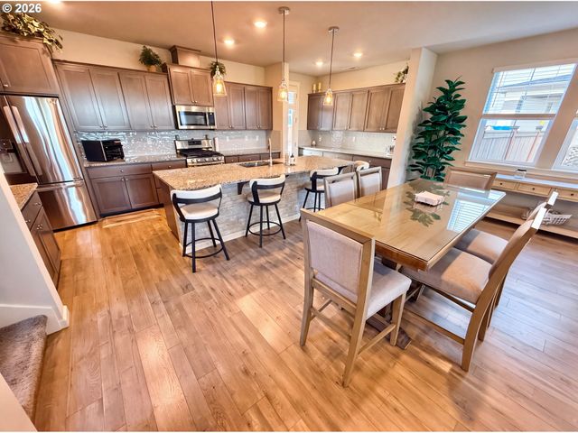 7275 Se BRISTLETAIL Ln, Hillsboro, OR 97129