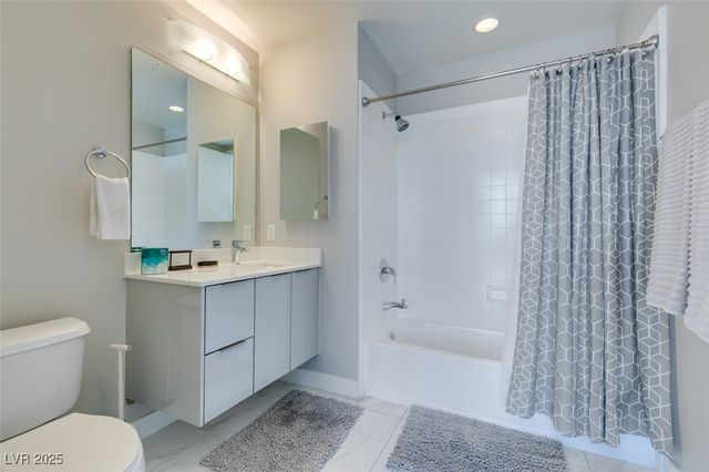 353 East Bonneville Avenue 816, Las Vegas, NV 89101