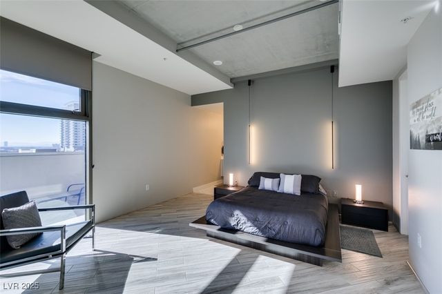 353 East Bonneville Avenue 816, Las Vegas, NV 89101