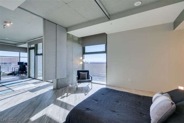 353 East Bonneville Avenue 816, Las Vegas, NV 89101