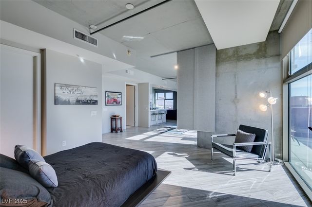 353 East Bonneville Avenue 816, Las Vegas, NV 89101