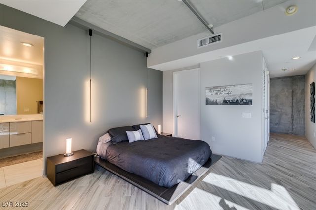 353 East Bonneville Avenue 816, Las Vegas, NV 89101