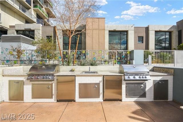 353 East Bonneville Avenue 816, Las Vegas, NV 89101