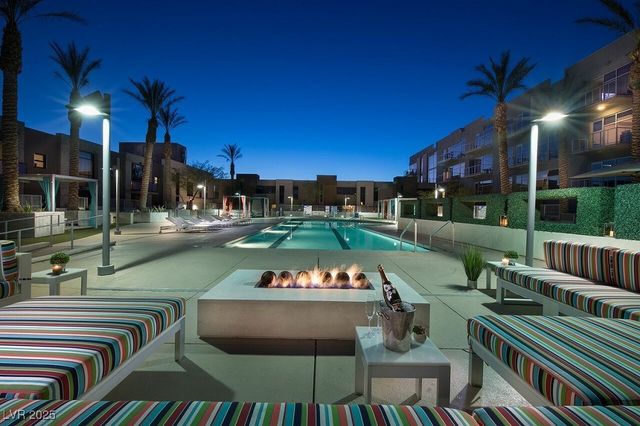 353 East Bonneville Avenue 816, Las Vegas, NV 89101