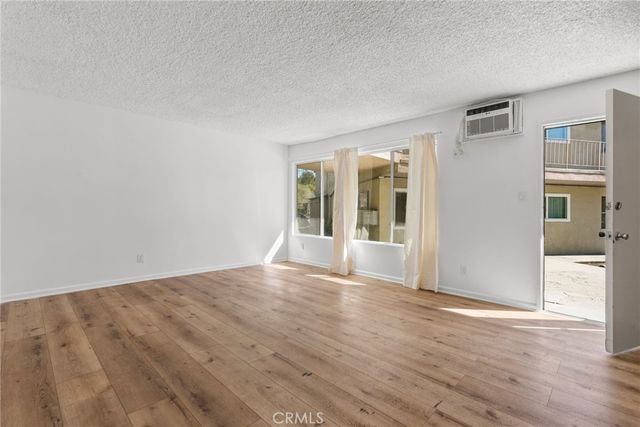 8649 Sunland Boulevard 5, Sun Valley, CA 91352