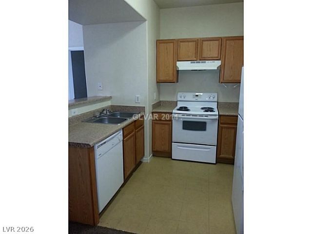 2121 HUSSIUM HILLS Street 206, Las Vegas, NV 89108
