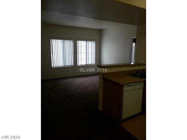 2121 HUSSIUM HILLS Street 206, Las Vegas, NV 89108