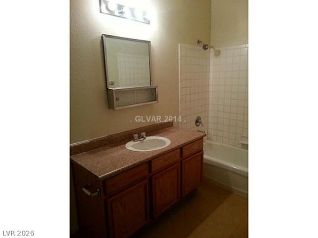 2121 HUSSIUM HILLS Street 206, Las Vegas, NV 89108