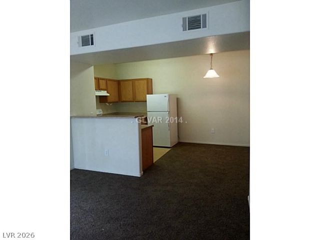 2121 HUSSIUM HILLS Street 206, Las Vegas, NV 89108