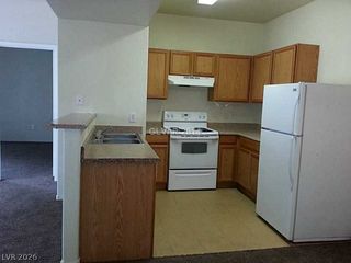 2121 HUSSIUM HILLS Street 206, Las Vegas, NV 89108