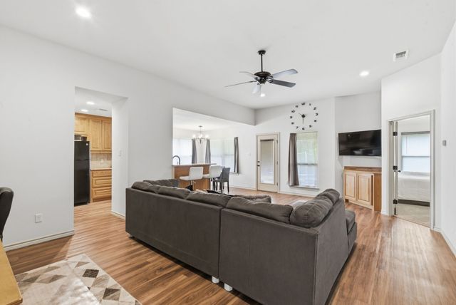 2313 Springhill Court, Mineral Wells, TX 76067