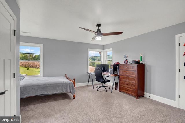 932 RAVER RD, Glen Rock, PA 17327