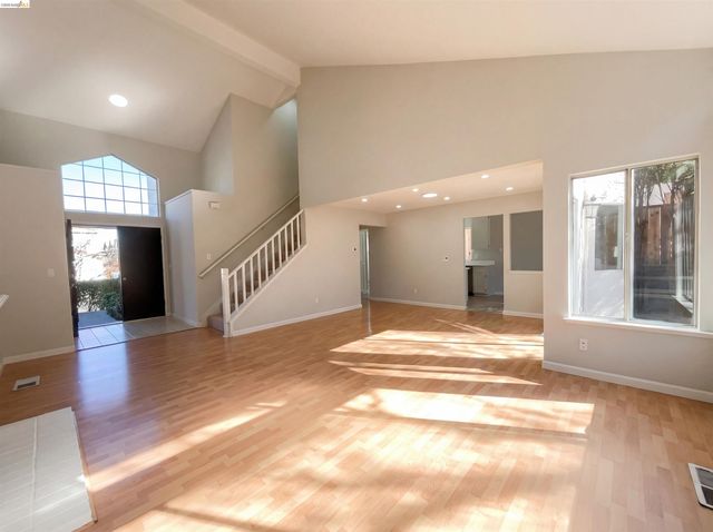 2270 Bayberry Cir, Pittsburg, CA 94565