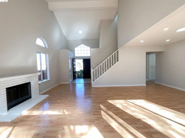 2270 Bayberry Cir, Pittsburg, CA 94565