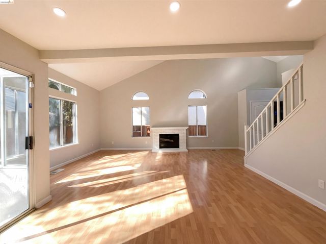 2270 Bayberry Cir, Pittsburg, CA 94565