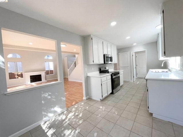 2270 Bayberry Cir, Pittsburg, CA 94565