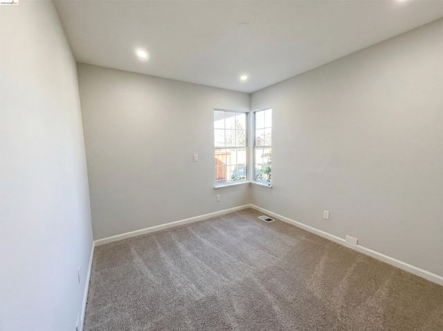 2270 Bayberry Cir, Pittsburg, CA 94565