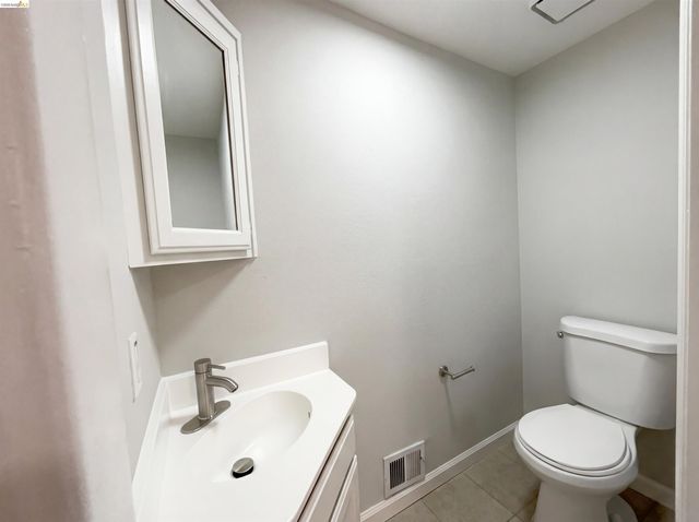 2270 Bayberry Cir, Pittsburg, CA 94565