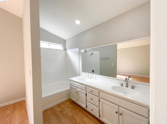 2270 Bayberry Cir, Pittsburg, CA 94565