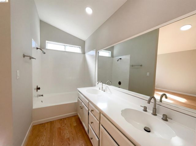 2270 Bayberry Cir, Pittsburg, CA 94565