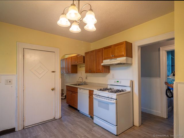 32 East Pearl Street, New Haven, CT 06513