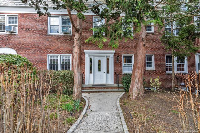 35 Floral Boulevard 1A, Floral Park, NY 11001