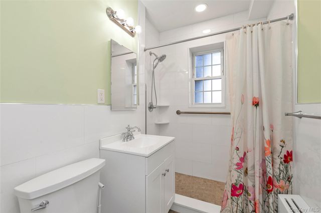 35 Floral Boulevard 1A, Floral Park, NY 11001