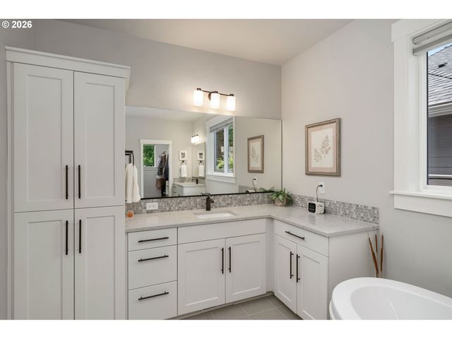 7540 Sw HONOR Loop, Wilsonville, OR 97070