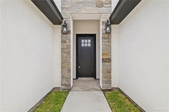 6108 N Rayo Del Sol Street, Edinburg, TX 78542