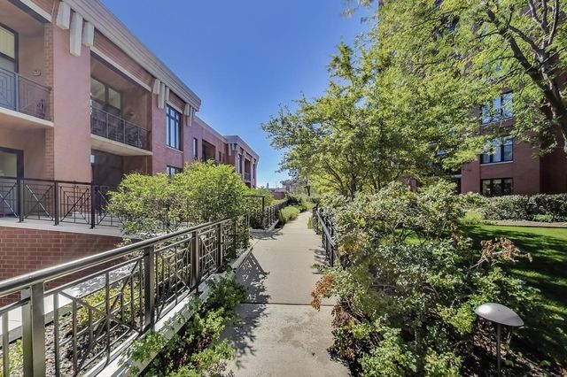 3232 N Halsted Street D412, Chicago, IL 60657