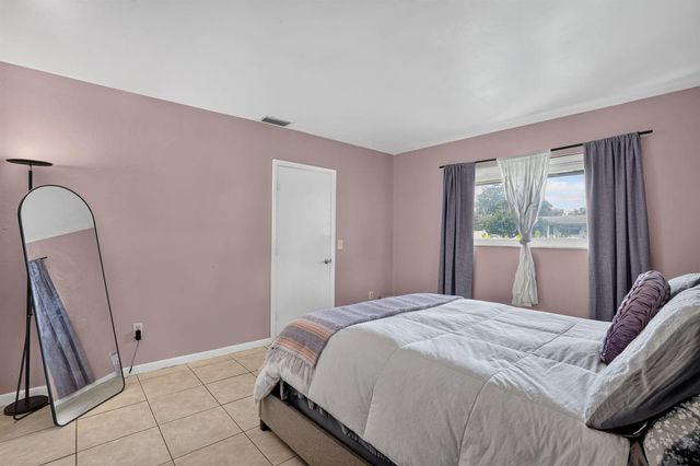 641 NW 43rd Avenue, Coconut Creek, FL 33066
