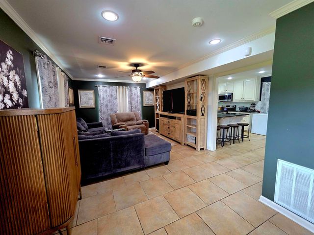 612 Gaynell Drive, Houma, LA 70364