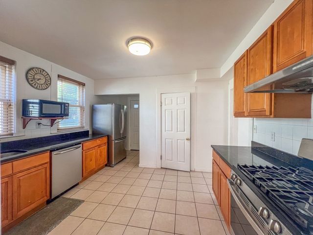 1146 Chestnut St, Newton, MA 02464