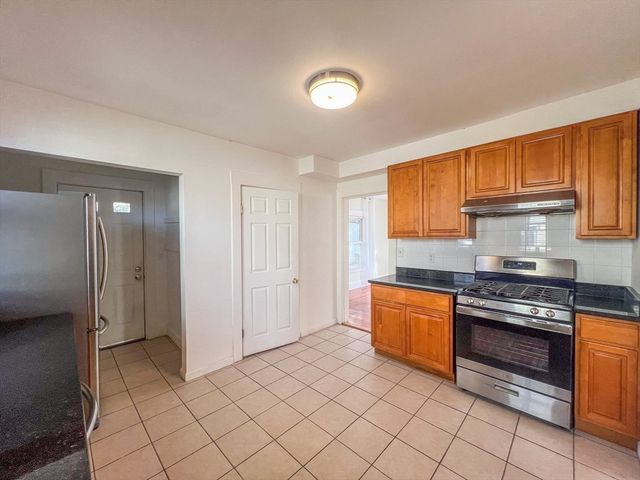 1146 Chestnut St, Newton, MA 02464