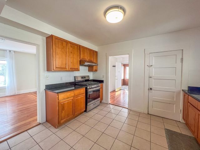 1146 Chestnut St, Newton, MA 02464