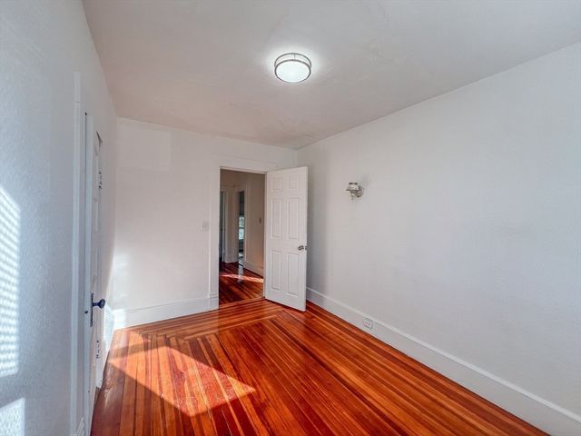 1146 Chestnut St, Newton, MA 02464