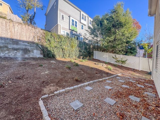 1146 Chestnut St, Newton, MA 02464