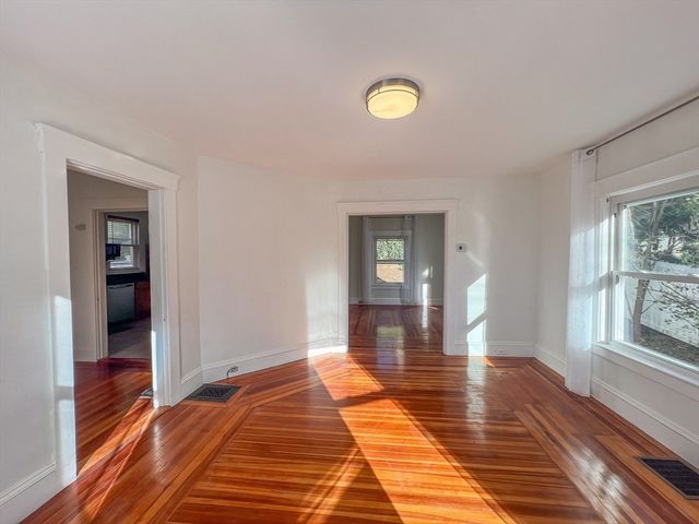 1146 Chestnut St, Newton, MA 02464