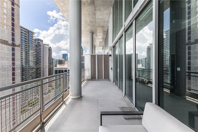 690 SW 1st Ct PHII12, Miami, FL 33130