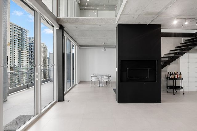 690 SW 1st Ct PHII12, Miami, FL 33130