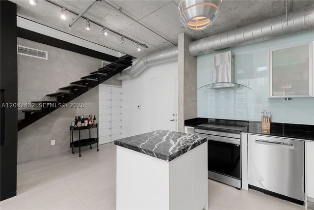 690 SW 1st Ct PHII12, Miami, FL 33130